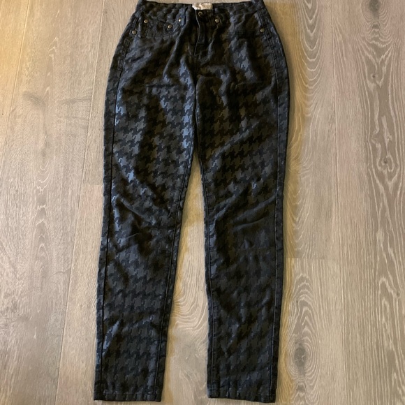 Style Midnight Velvet Pants - Picture 1 of 3